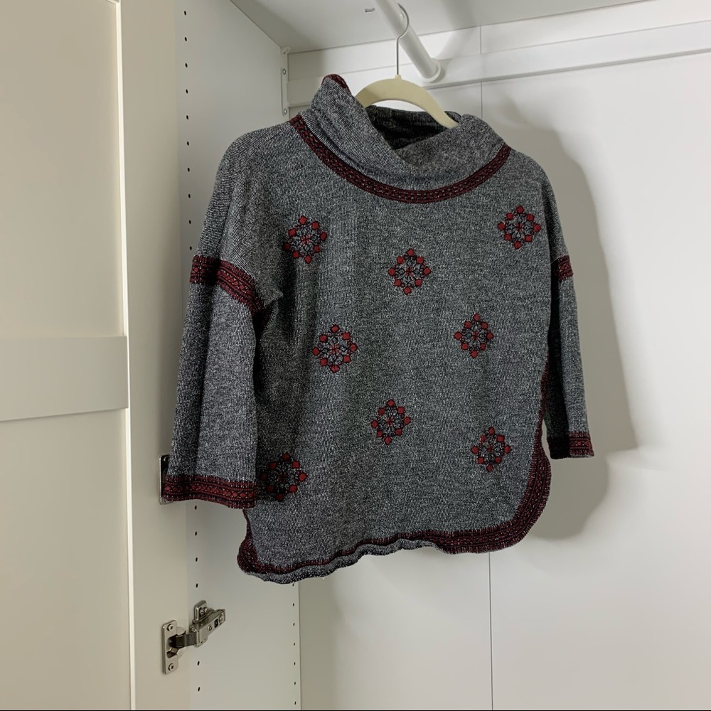 5/$25 Sale ☀️ Lucky Embroidered 3/4 Sleeve Sweater